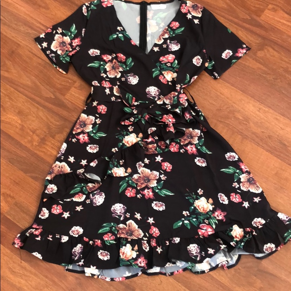Black Floral Dress - L